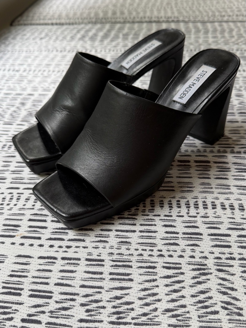 Steve Madden Dedicate Black Leather Square-Toe Slide Mules Size 8